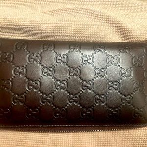 EUC Authentic Gucci Zip Wallet Dark Brown